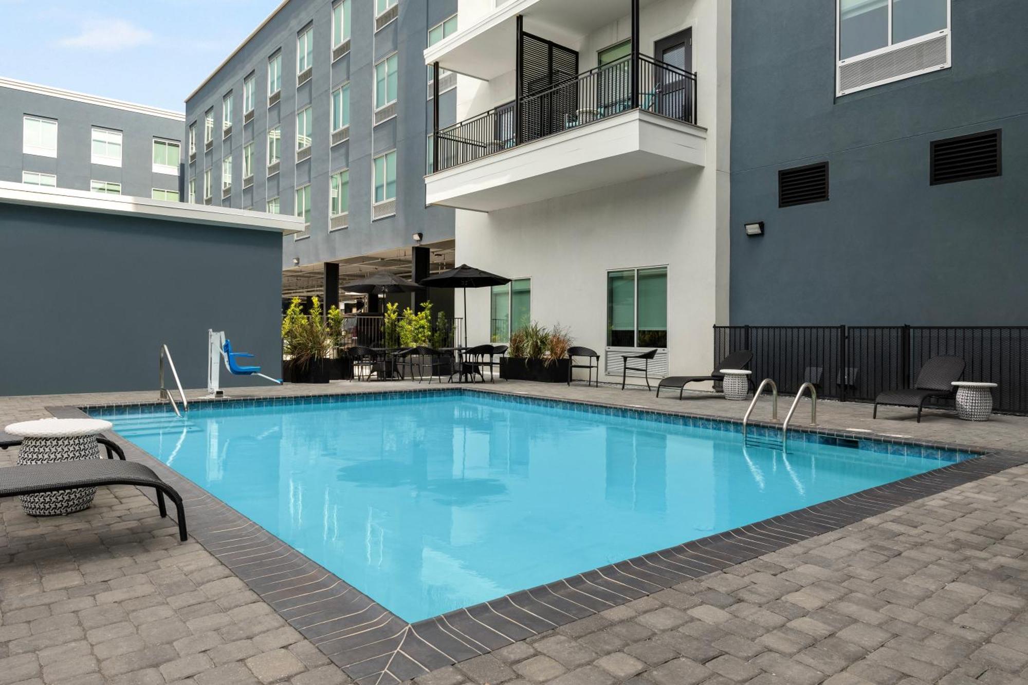 Hampton Inn New Orleans French Quarter Market Area Exterior photo